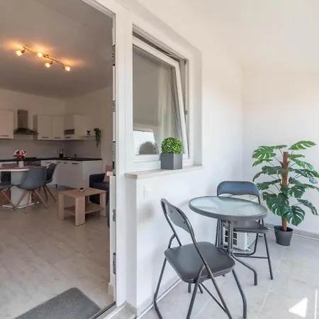 Adriana Apartment *